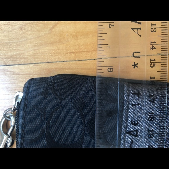 Coach wristlet - Picture 4 of 5